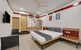 Super Collection O Sri Sai Ram Suites